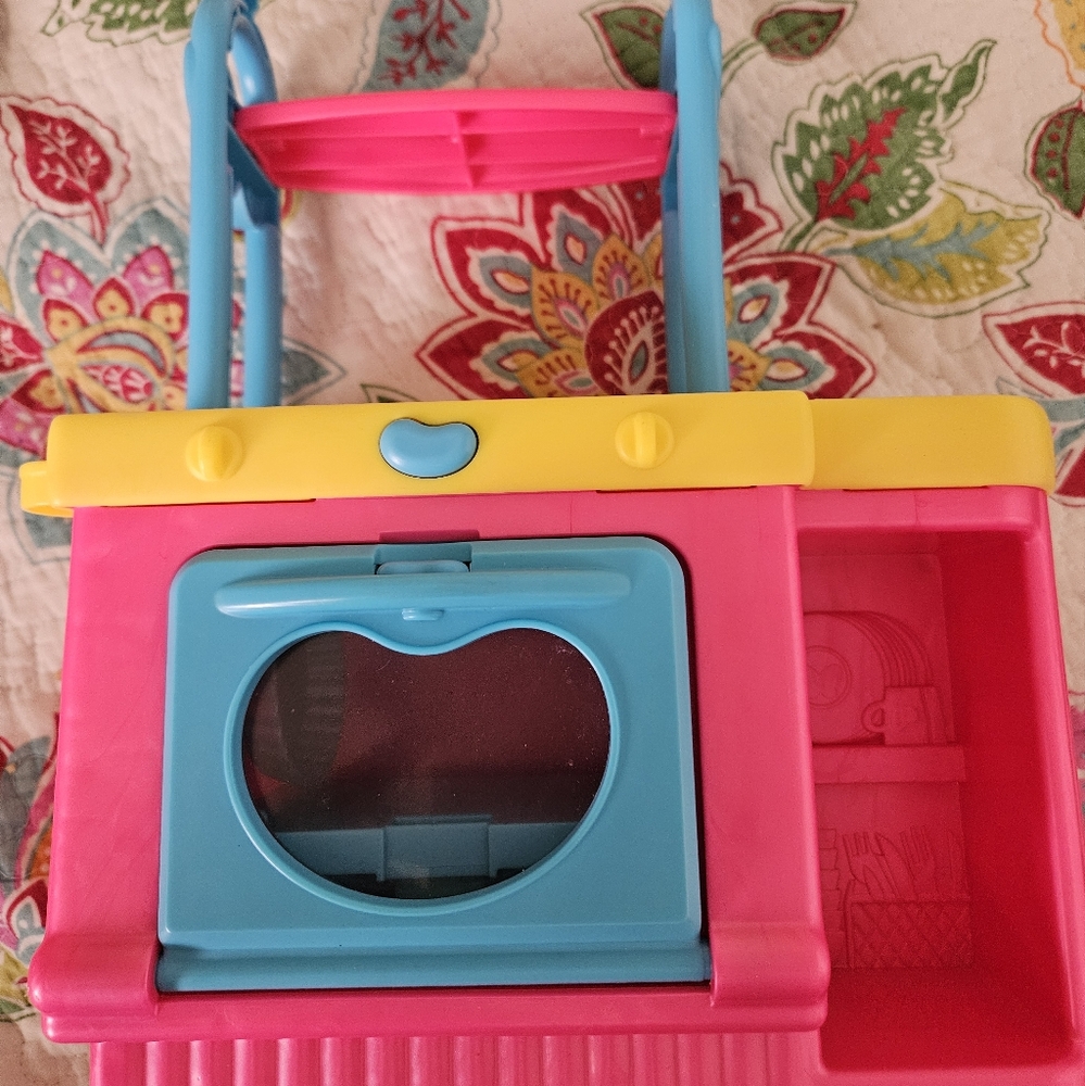 Fisher Price Doll Butterbeans Caffè Magical Bake and display oven